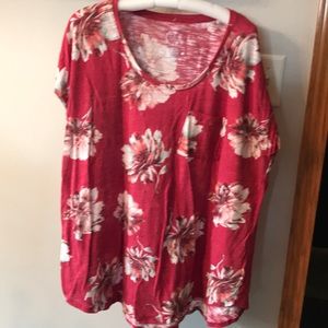 Floral pocket tee size 0